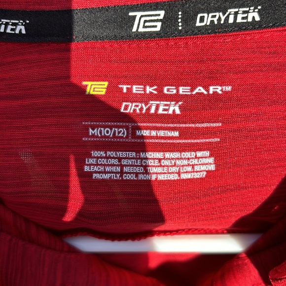 Short sleeve dry tech boys medium 10/12 - Picture 2 of 2